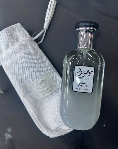 عطر موصوف بالمسك الأبيض